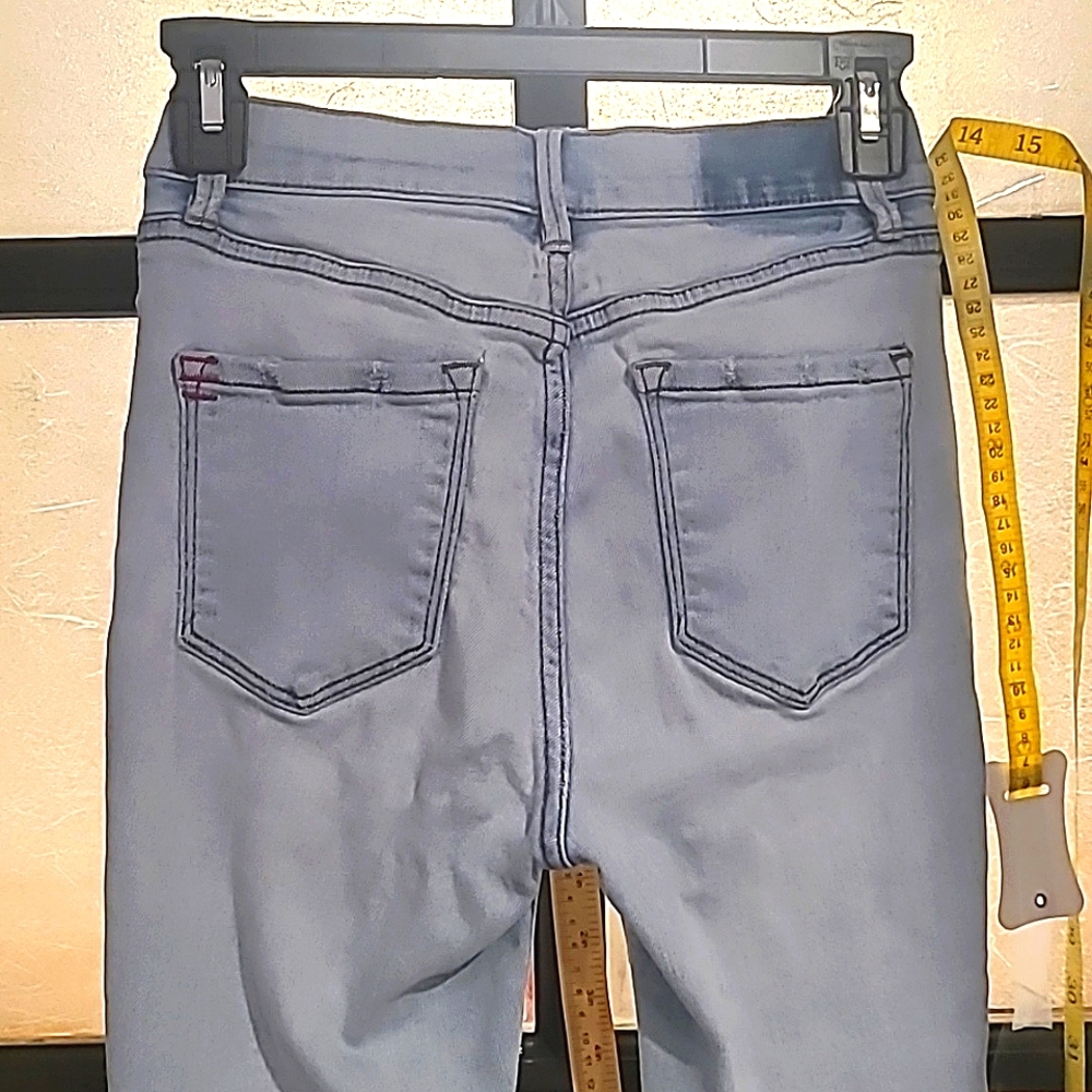 Urban Outfitters BDG High-Waisted Distressed Light Wash Cropped Skinny Jeans - Picture 9 of 9